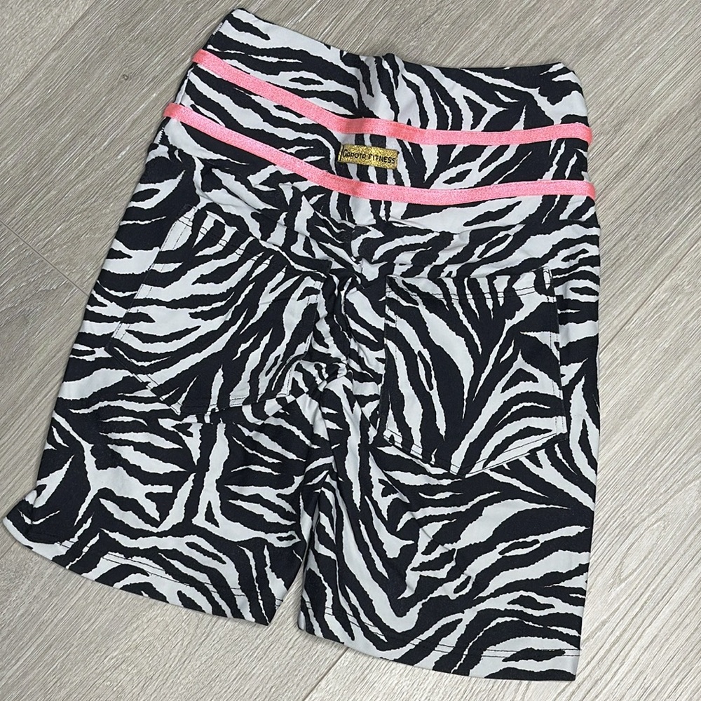 WORKOUT SHORT🏋🏻‍♀️ - Picture 2 of 2